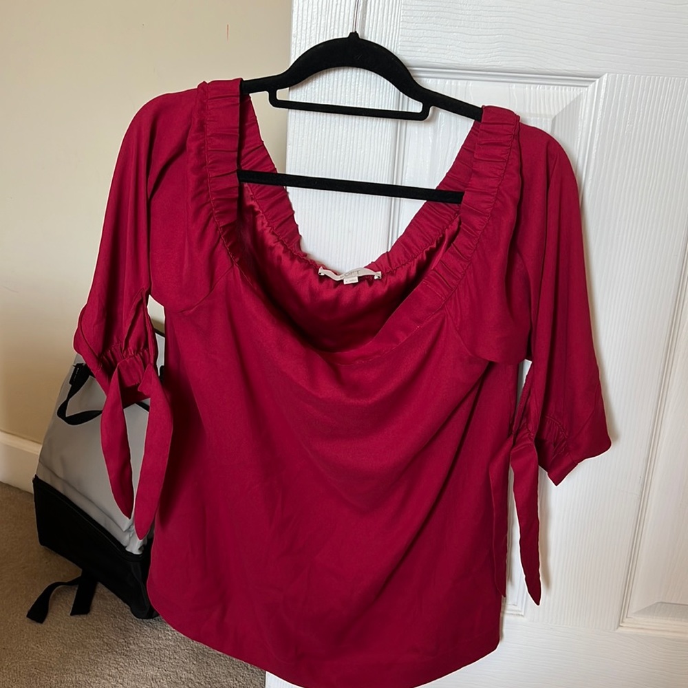 Ann Taylor- Loft maroon off the shoulder top